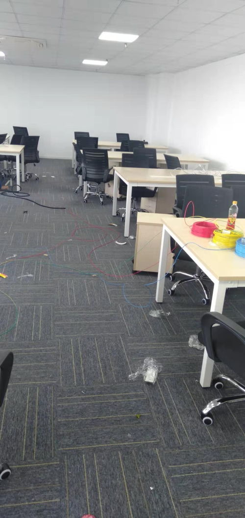 寶山區(qū)電路燈具維修服務(wù) 專修跳閘、短路、不通電及保險(xiǎn)絲燒焦等問題，上海房屋維修承接總公司業(yè)務(wù)